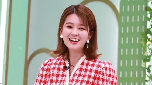 乔欣现场吃瓜,趣味横生瞬间引网友热议 第3张 乔欣现场吃瓜,趣味横生瞬间引网友热议 第3张